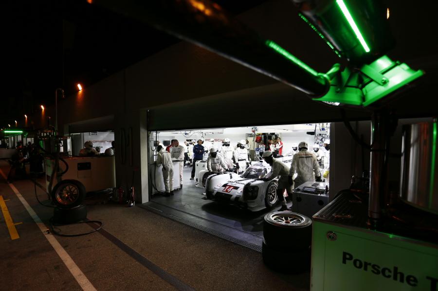 Porsche 919 Hybrid 2014 года  (фото 12 из 48)